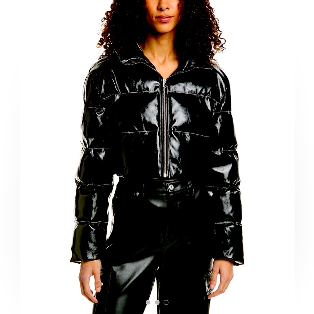 STAUD Cropped Ace Coat
Color: Black
Size: L